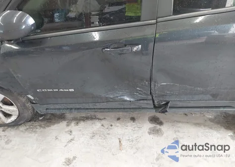 2014 Jeep Compass Latitude z USA, uszkodzony, nr VIN 1C4NJCEA4ED647894